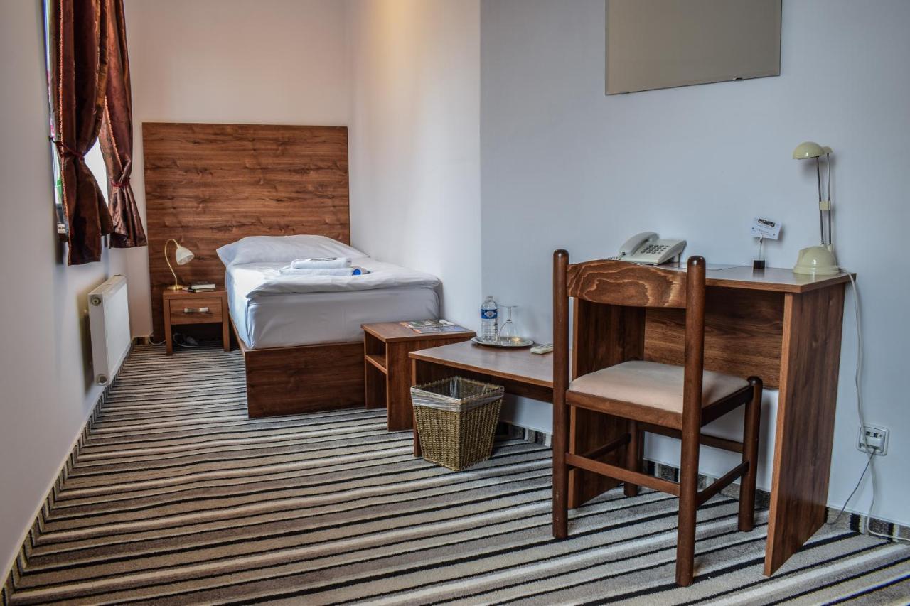 Frýdek-Místek Hotel La Rosa מראה חיצוני תמונה
